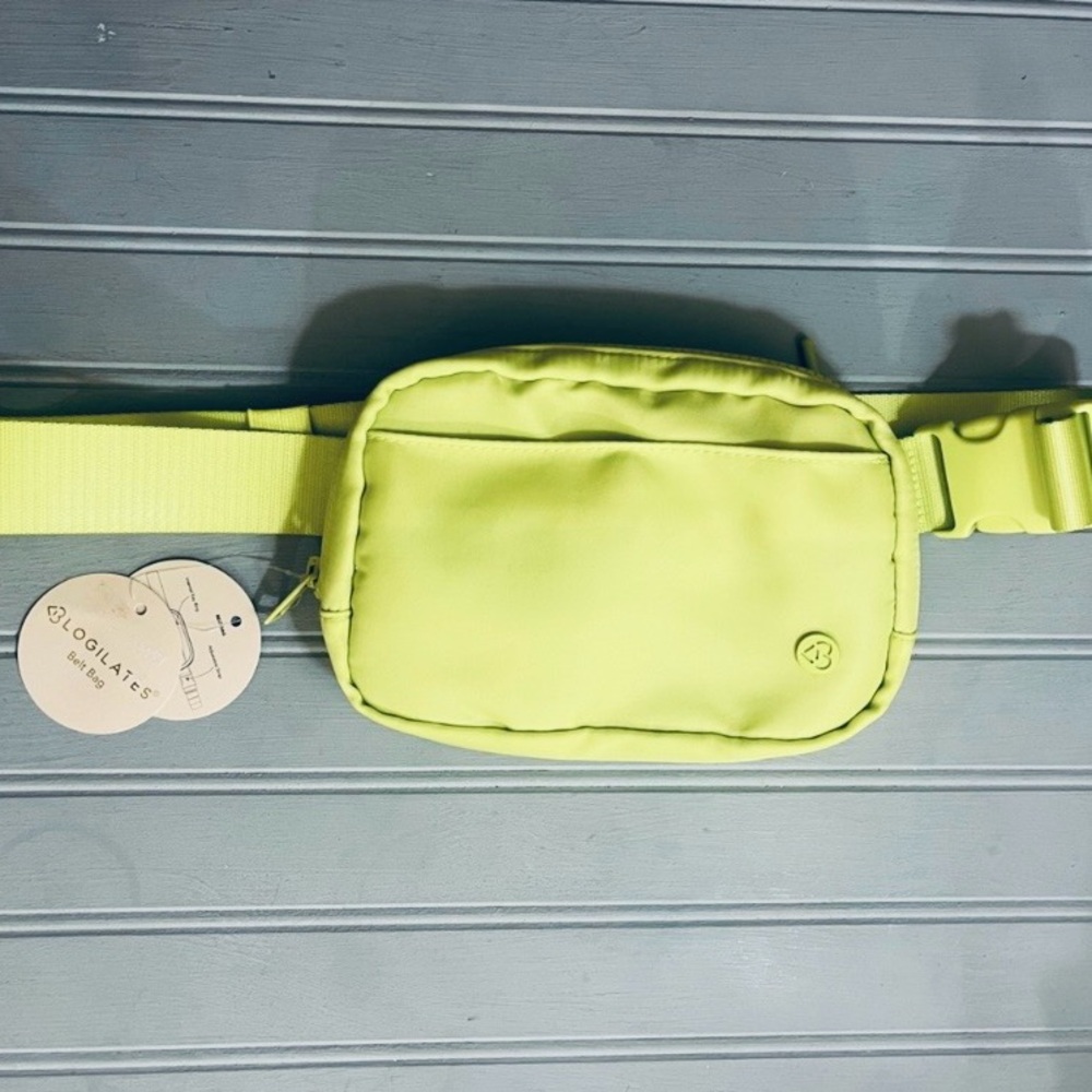 Blogilates Belt Bag Lime Green Crossbody Workout Bag Fanny Pack Adjustable NWT - Picture 5 of 15